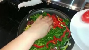 Говяжья печень с овощами?