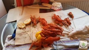Делаем букет из раков