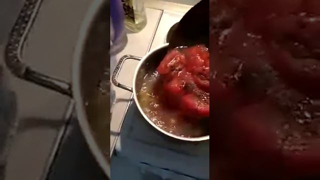 Суп с креветками с помидорами...