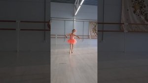 Академия балета Вяхиревых. Заикина Софья. Вариация Куклы из балета "Копеллия"
