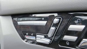 MERCEDES-BENZ CL 5.5 CL 500 2d AUTO 383 BHP (KXW)