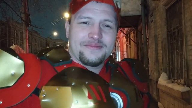 Железный человек разбирается со снегом в Саратове смотреть онлайн