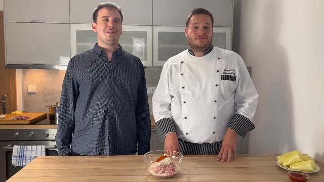 Два чеха готовят фаршированные перцы по-чешски. Получится? смотреть онлайн