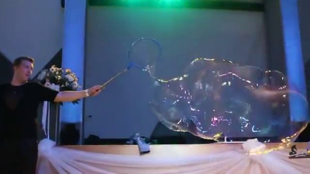 ШОУ МЫЛЬНЫХ ПУЗЫРЕЙ Екатеринбург, Виктор Артамонов смотреть онлайн