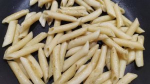 Запеканка на сковороде из макарон и творога