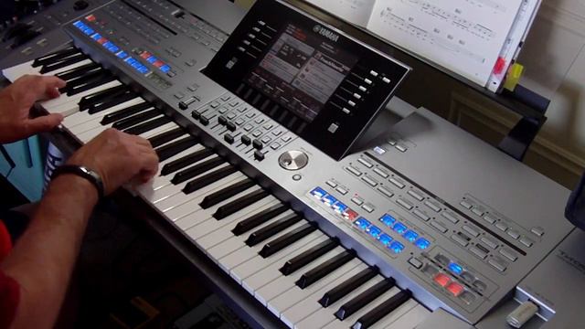 Dos Gardenias (Cover) - Yamaha Tyros 5 смотреть онлайн