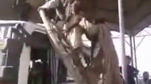 осел на мужике