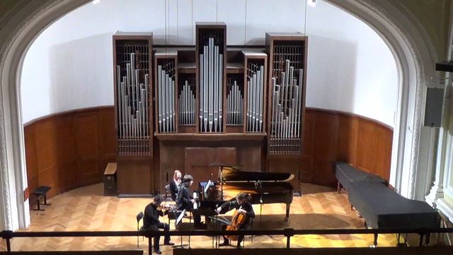 В.Холоденко, Б.Абрамов, Е.Румянцев - Г.Форе. Трио для фортепиано, скрипки и виолончели ре минор смотреть онлайн