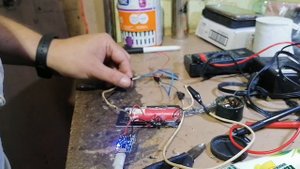 Тестируем модуль зарядки для лития-ионных банок аккумуляторов.