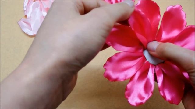 DIY Kanzashi flower,kanzashi tutorial,how to make ribbon flower смотреть онлайн
