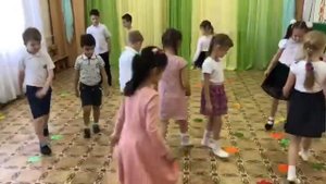 игра в детском саду Собери осенний букет для мамы.(1)