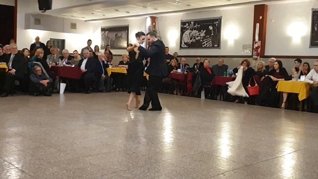 Agustina Piaggio y Maxim Gerasimov смотреть онлайн