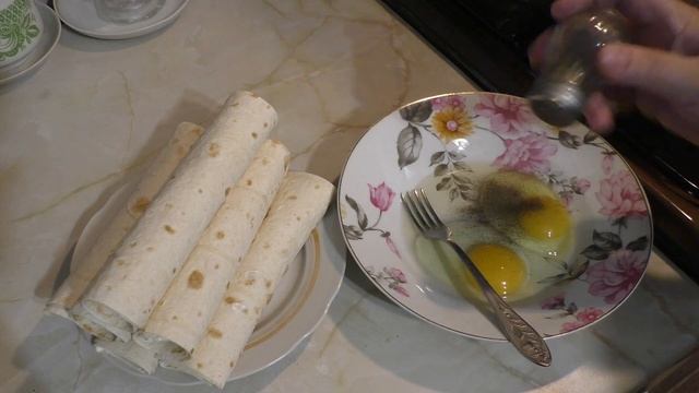 Сколько ни готовь,  всегда мало! Нежнейшие, вкуснейшие трубочки из лаваша.
