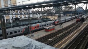 Электровоз ЭП1М со скорым пассажирским поездом Анапа-Москва.