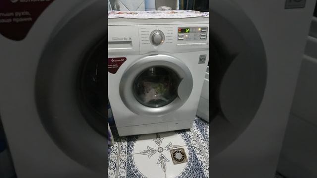 Стиральная машинка LG DirectDrive 6kg, пишет ошибку LE - режим Отжим не запускается. смотреть онлайн