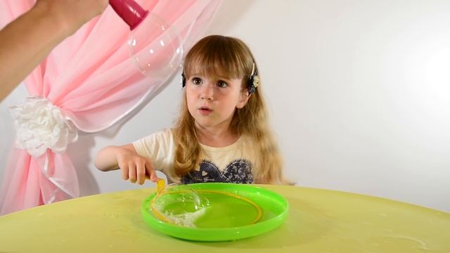 Делаем сами: Гигантские МЫЛЬНЫЕ ПУЗЫРИ в домашних условиях | Эксперимент | DIY bubble soapbubble