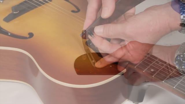 Epiphone Masterbilt Century - Pickguard Installation смотреть онлайн