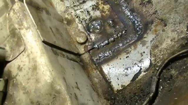 Завариваем выгнившие крепления реактивных тяг (ваз 21013 - Вezhik ) смотреть онлайн