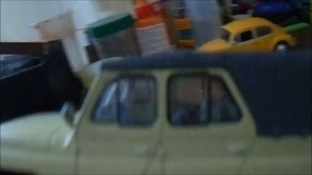 УАЗ 469Б 1/43 1975гг. IST MODELS. смотреть онлайн