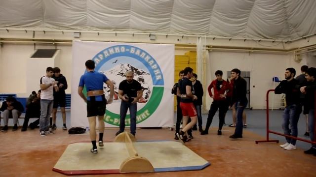 Артем Бориев (г.Терек) vs Алим Бижоев (г.Нальчик) Финал Первенства КБР до 70 по Мас-рестлингу 2015г