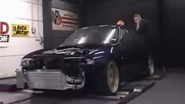 Subaru/ Импреза выдает на стенде 1000 л.с. смотреть онлайн