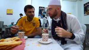 Traditional PAKISTANI MARKET in LAHORE!! Pakistan Street Food in Ichra Bazar | Pakistan