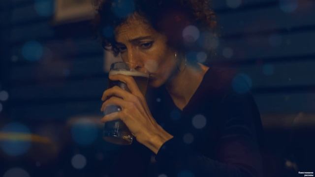 Закрутила на курорте роман с красавцем, а позже забирая ее с роддома, муж был в шоке… смотреть онлайн