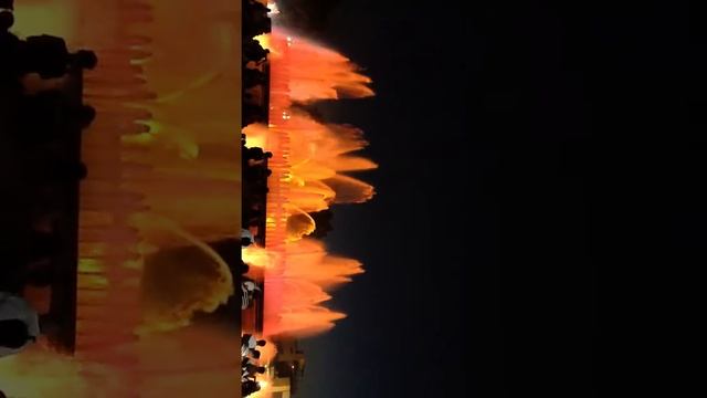 Поющий музыкальный фонтан в Барселоне (шоу фонтанов)
