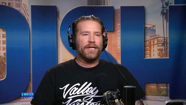 PDA PATROL: HEIDI KLUM PROVES SHE'S IN NEWLYWED BLISS смотреть онлайн