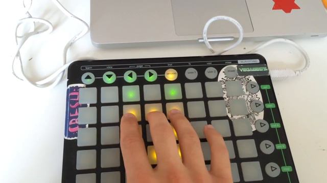 NOVATION LAUNCHPAD MK 1 смотреть онлайн