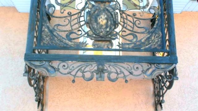 Красивый кованый балкон, дизайн перил из металла. смотреть онлайн