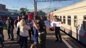 Предложение на вокзале ?Дождалась любимого из армии❤️ Наш ДМБ
