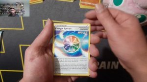 Ouverture booster pokemon Règne de Glace ! Tripack et boosters venant de coffrets célébrations !