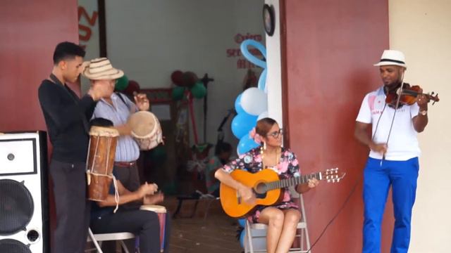Presentación de Joshue Ashby y Omaira Sanjur, Feria Juvenil смотреть онлайн