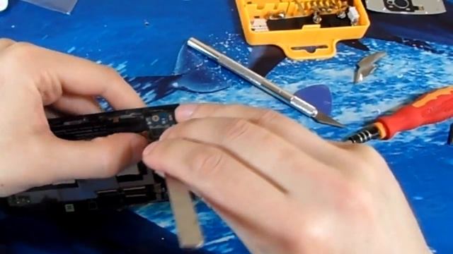 Как заменить аккумуляторную батарею и корпус на HTC One M7 Dual Sim (802w, 802t, 802d, PN07710) смотреть онлайн