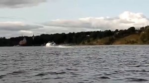 Лодка на подводных крыльях