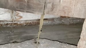 ИЗБА Двухгротовая. Зимняя ночёвка в ИЗБЕ, которая находится в скале.