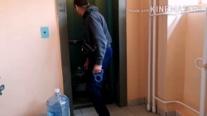 ? Работа на газели, доставка воды, кушаем шаурму?