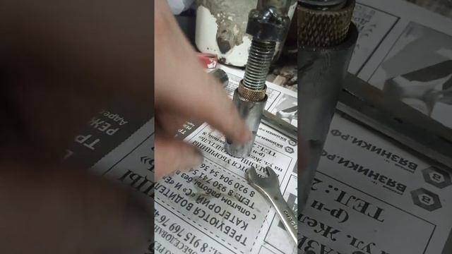 КАК ДОСТАТЬ ЗАКЛИНИВШИЙ ТОЛКАТЕЛЬ/ СТАКАНЧИК ЗМЗ 402. смотреть онлайн