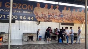 Огромный казан плов в Узбекистане