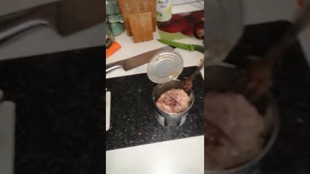 Макароны с тушенкой смотреть онлайн