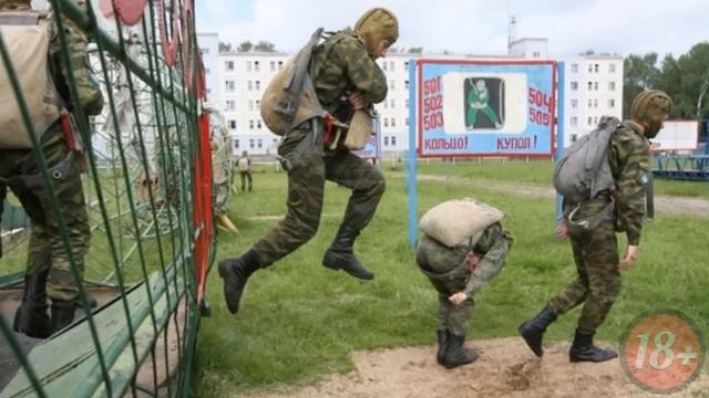 КАК СЛУЖАТ ДЕСАНТНИКИ (ВДВ) смотреть онлайн