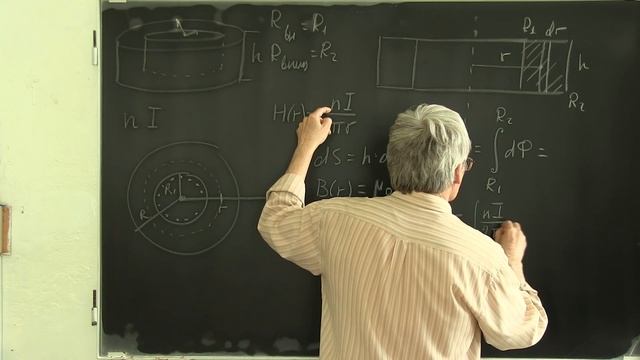 Лекция 160. Индуктивность тороидальной катушки смотреть онлайн