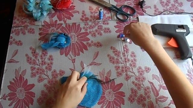 Шляпка-заколка "голубая лилия" смотреть онлайн