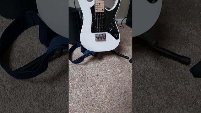 My new Ibanez GIO Micro! смотреть онлайн