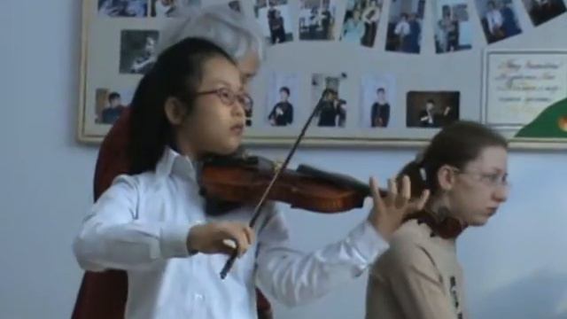 К. Бом, "Непрерывное движение" Violin - Noori Nah(Нури На)(8 years) смотреть онлайн