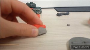 Пытаюсь слепить мотоцикл из пластилина