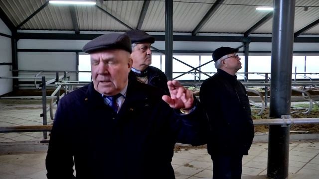 Строим новые коровники,  развиваем животноводство.