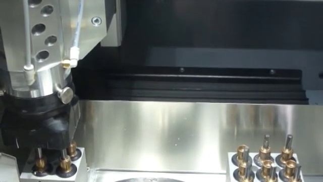 Изготовление зубной коронки из оксида циркония смотреть онлайн