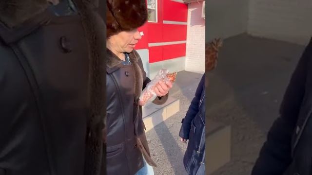 БЕЗУМНЫЙ ПАША. ОЛЕГ МОНГОЛ ИСПОЛНЯЕТ ВСЕ ЖЕЛАНИЯ ТАНИ НА 8 МАРТА. смотреть онлайн